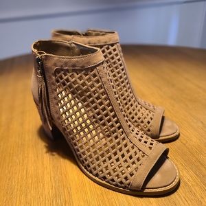 Vince Camuto Tresin Booties